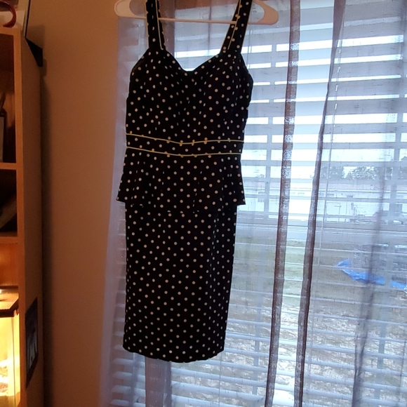 Dress - Picture 4 of 4